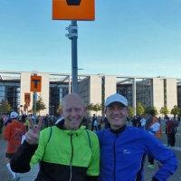 gemeinsam mit Alex vor dem Marathon
